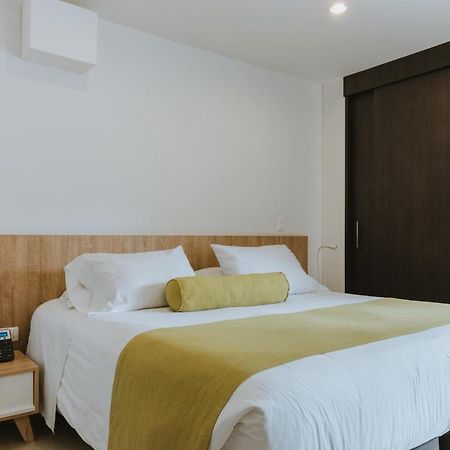 Travelers Rio Verde Living Suites Рионегро Экстерьер фото