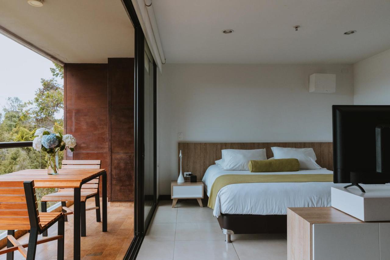 Travelers Rio Verde Living Suites Рионегро Экстерьер фото
