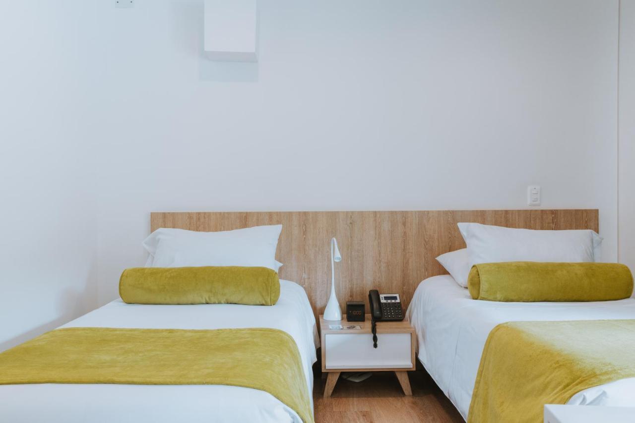 Travelers Rio Verde Living Suites Рионегро Экстерьер фото