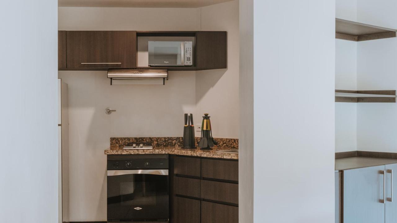 Travelers Rio Verde Living Suites Рионегро Экстерьер фото