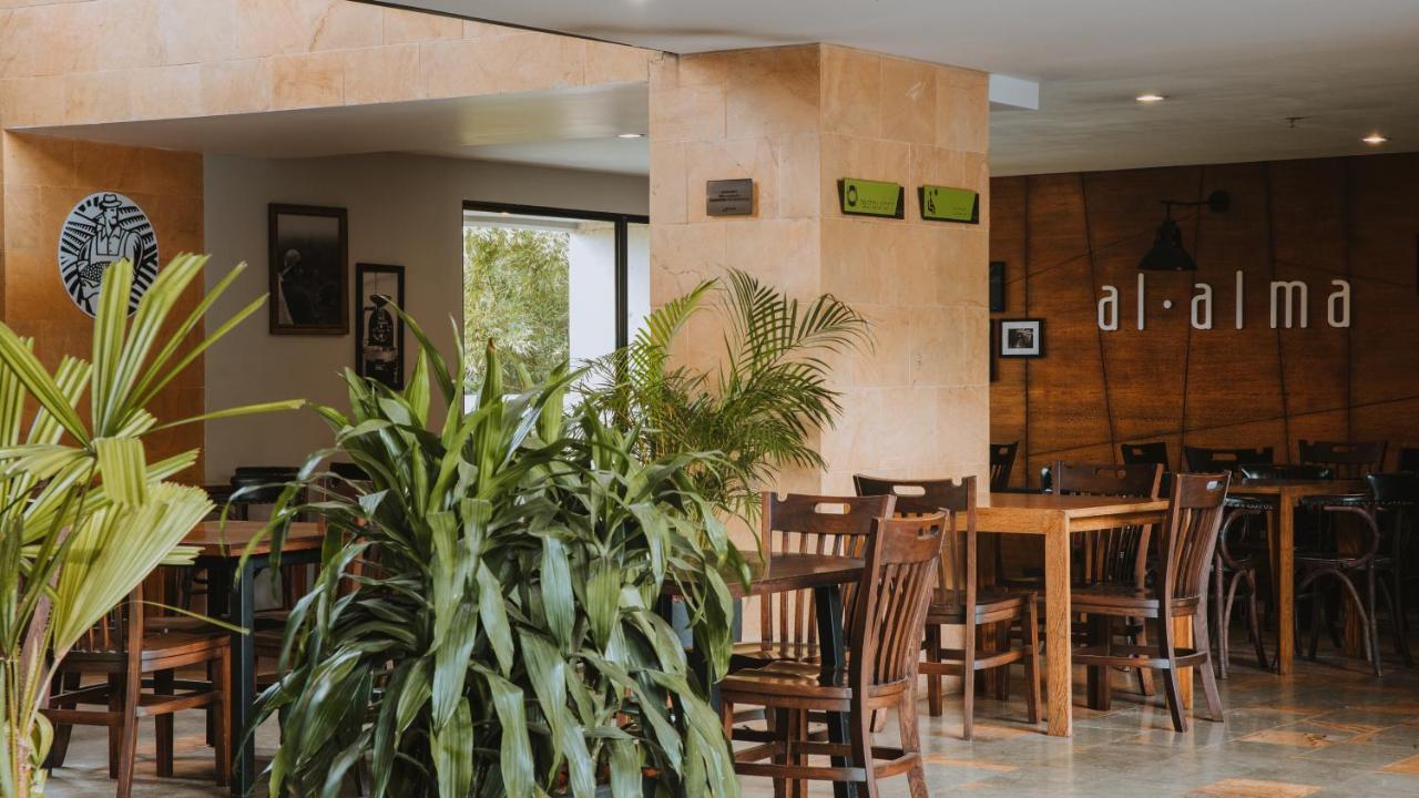 Travelers Rio Verde Living Suites Рионегро Экстерьер фото
