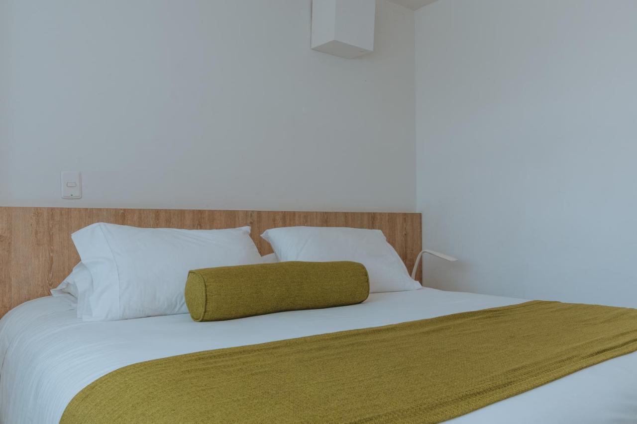 Travelers Rio Verde Living Suites Рионегро Экстерьер фото